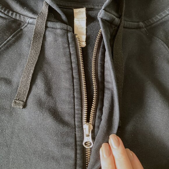 Lululemon Feel The Love black hoodie / pullover / hooded sweatshirt, 1/4 zip - Picture 4 of 6